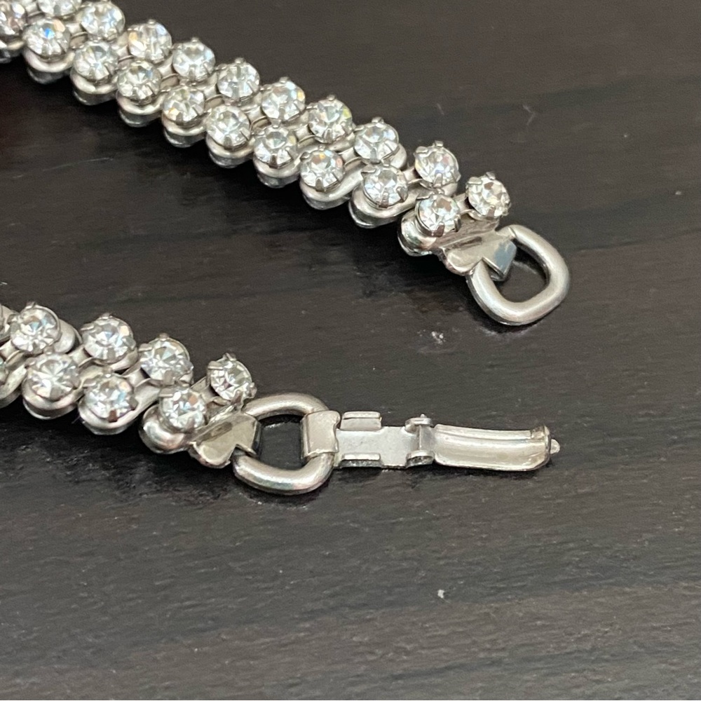 Vintage Clear Rhinestones Silver-tone Expandable Choker Necklace - Picture 14 of 16